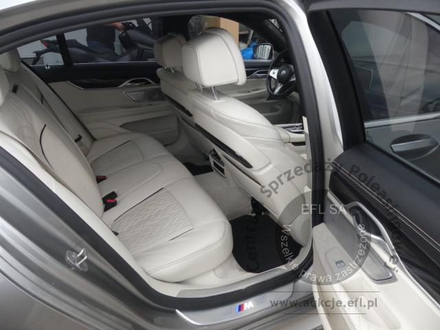 11 - BMW 750I XDRIVE 2021r.