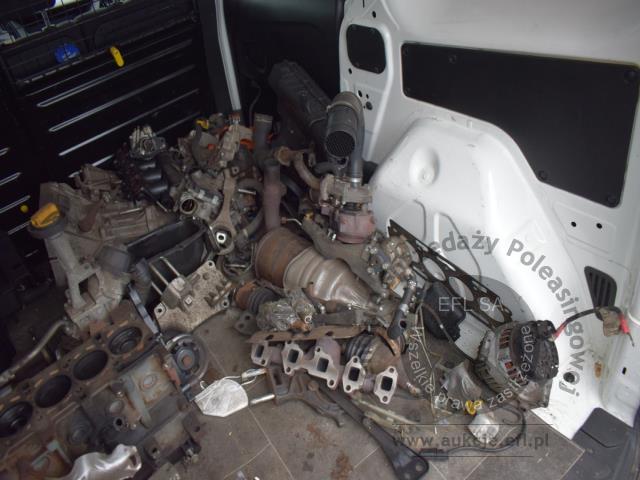 9 - FIAT DOBLO FURGON 1.3 MJ 2015r.