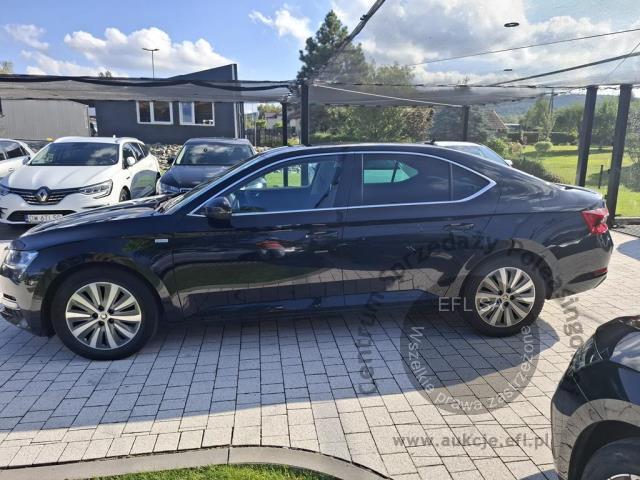 4 - SKODA SUPERB 2023r. SK359YF Pojazd znajduje się w firmie AACAR sp. z o.o. Kasztanowa 5, 32-400 Jawornik