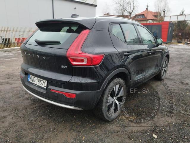 4 - Volvo XC40 B3 Core 2022r. WND1857C Pojazd znajduje się w firmie ARCTOS GROUP sp. z o.o. Al. Krakowska 7, 02-183 Warszawa