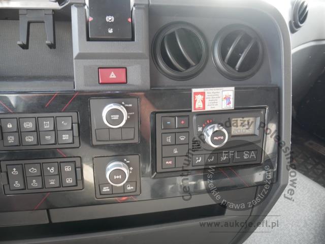 16 - Ciężarówka do transportu drewna RENAULT / VP K520 DE13 6X4 MEDIUM 2024r.