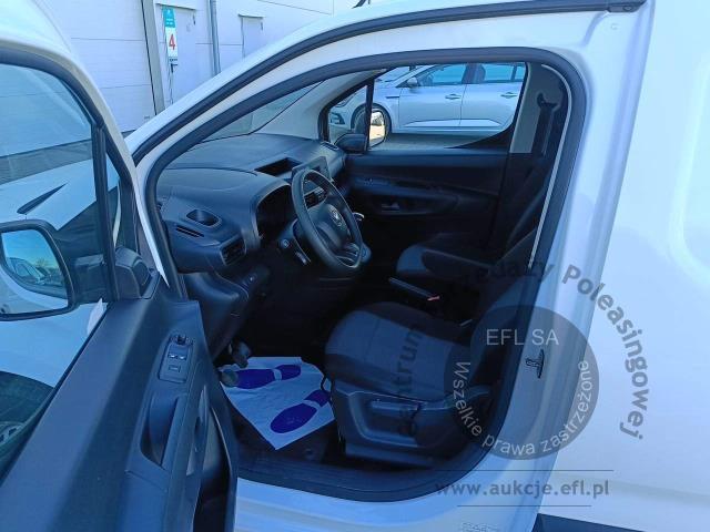 7 - Toyota Proace City 1.5 D-4D Standard  2022r. DW3TW29 Magnice