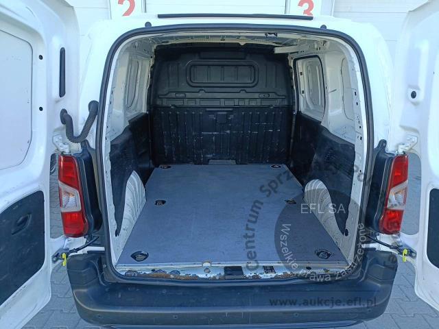 8 - Toyota Proace City 1.5 D-4D Standard  2022r. DW3TW29 Magnice