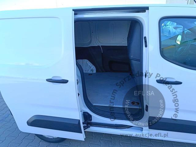 9 - Toyota Proace City 1.5 D-4D Standard  2022r. DW3TW29 Magnice