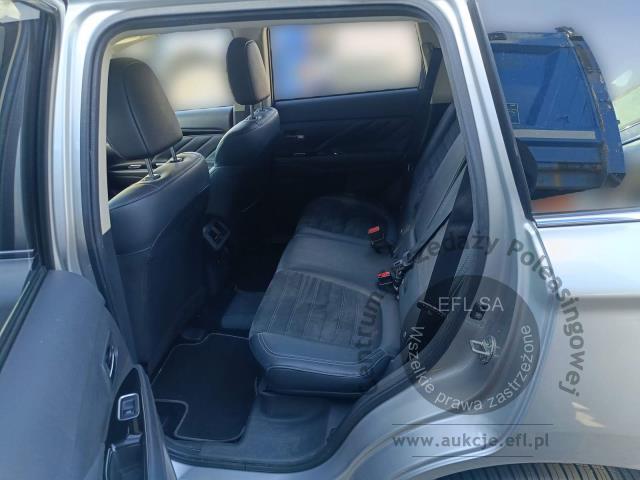 15 - MITSUBISHI  OUTLANDER 2.4 PHEV S-AWC 4X4 2018r.