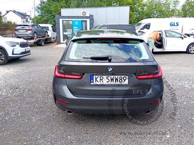 6 - BMW 318i aut 2021r. KR5WW89 Pojazd znajduje się w firmie ARCTOS GROUP sp. z o.o. Al. Krakowska 7, 02-183 Warszawa