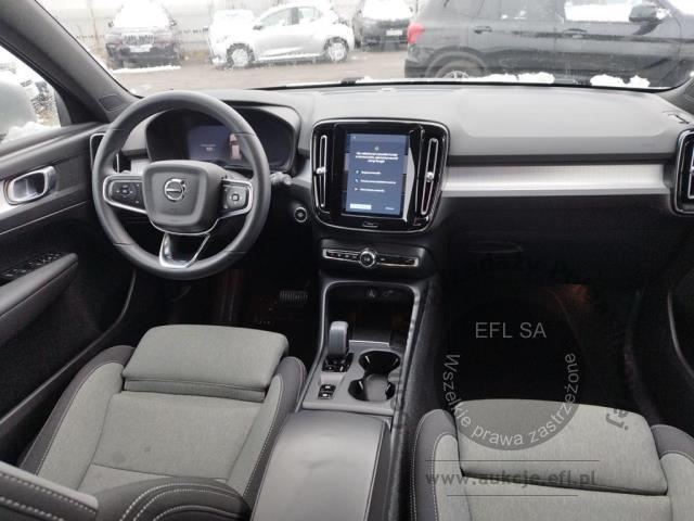 9 - Volvo  XC40 B3 Core aut 2022r. WND1970C Pojazd znajduje się w firmie ARCTOS GROUP sp. z o.o. Al. Krakowska 7, 02-183 Warszawa