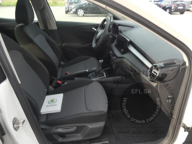 11 - Skoda Fabia 1.0 Ambition Hatchback 2023r.