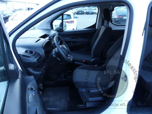 9 - Toyota Proace City Verso 1.5 D-4D 2020r. DW3JY89 Magnice