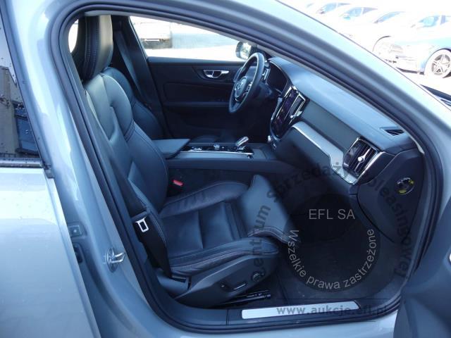 11 - Volvo S60 B5 B AWD Ultimate Dark aut 2024r. DX08533 Magnice
