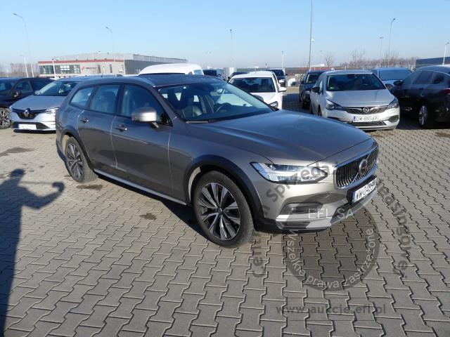 2 - Volvo V90 CC B4 D AWD Pro 2021r. WW048SM Magnice