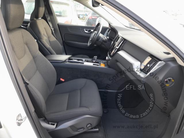 8 - VOLVO XC60 B4 B Momentum Pro aut 2020r. SK744TP Pojazd znajduje się w firmie AACAR sp. z o.o. Jawornik 90, 32-400 Myślenice