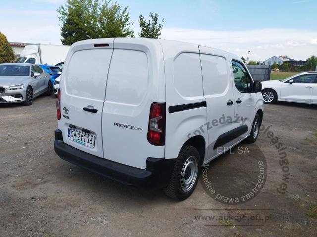 6 - Toyota Proace City 1.5 D-4D Standard  2024r. DW2YT36 Pojazd znajduje się w firmie ARCTOS GROUP sp. z o.o. Al. Krakowska 7, 02-183 Warszawa