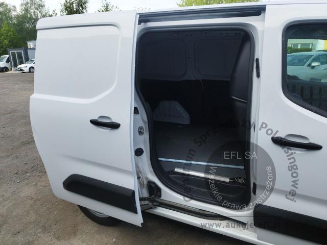 10 - Toyota Proace City 1.5 D-4D Standard  2024r. DW2YT36 Pojazd znajduje się w firmie ARCTOS GROUP sp. z o.o. Al. Krakowska 7, 02-183 Warszawa