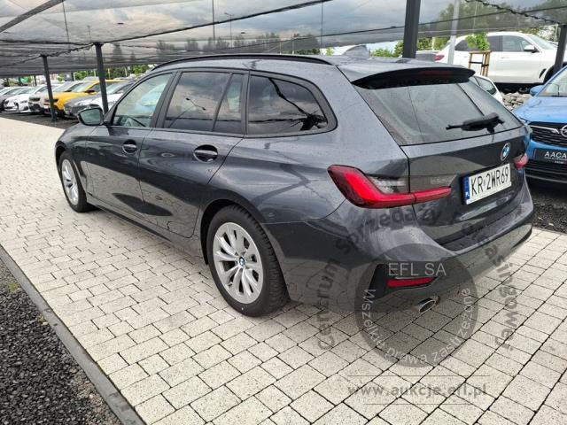 4 - BMW  Seria 3 2021r. KR2WR69 Pojazd znajduje się w firmie AACAR sp. z o.o. Kasztanowa 5, 32-400 Jawornik