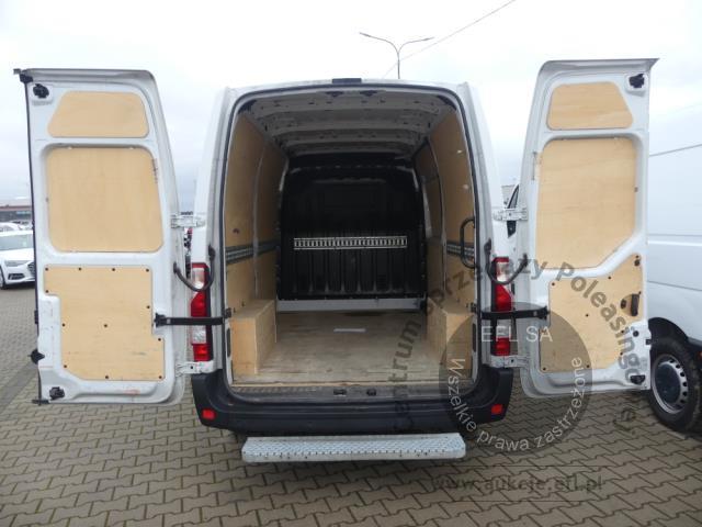 10 - RENAULT MASTER 2.3 DCI 136KM FURGON 2020r.