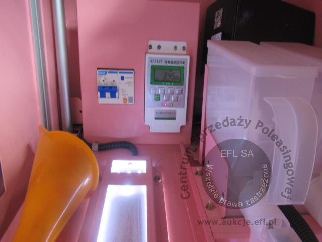 17 - Automat vendingowy - maszyna do produkcji i sprzed