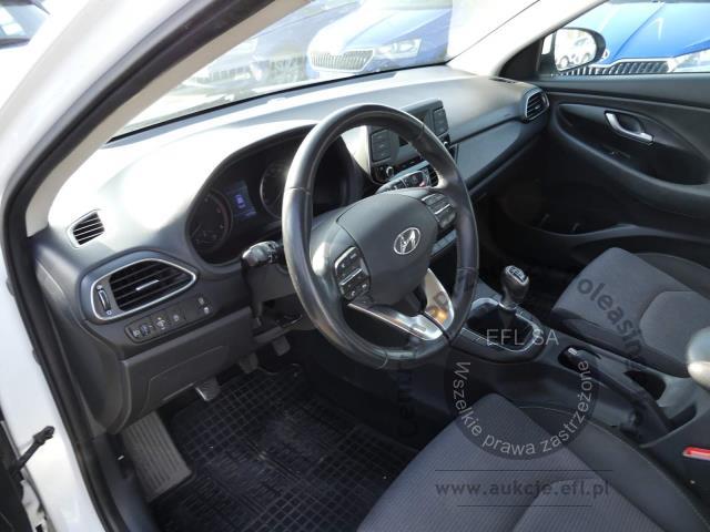 6 - Hyundai i30 1.6 D Classic + 2021r. DW9NW38 UWAGA!! Pojazd znajduje się w firmie AUTO MOTO CENTRUM sp. z o.o. ul. Ostrowska 328 (przy Trasie Katowickiej) 61-312 Poznań