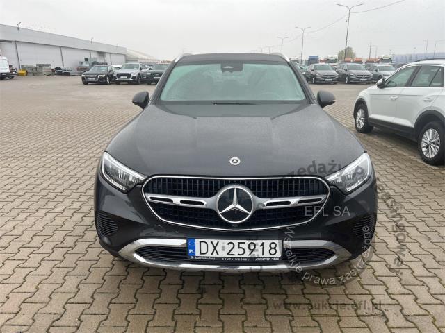 2 - MERCEDES BENZ GLC 300 DE 4-MATIC AVANTGARDE 2024r. DX25918 UWAGA!! Pojazd znajduje się w firmie Arctos Sp. z o.o. Warszawa, Al. Krakowska 7, 02-183 Warszawa