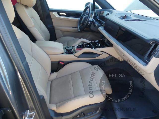 11 - PORSCHE CAYENNE E-HYBRID 2023r.