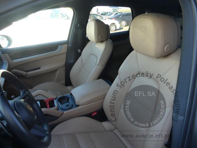 10 - PORSCHE CAYENNE E-HYBRID 2023r.