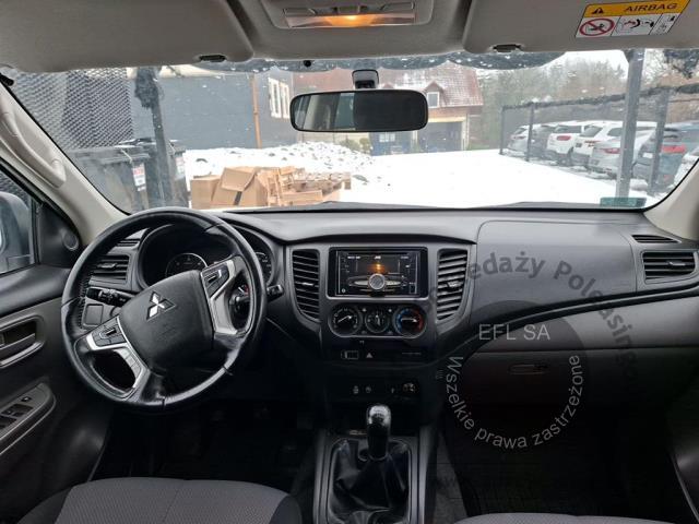 8 - Mitsubishi L 200 L200 2.4 d DC Invite 2019r. KR2PH98 Pojazd znajduje się w firmie AACAR sp. z o.o. Kasztanowa 5, 32-400 Jawornik