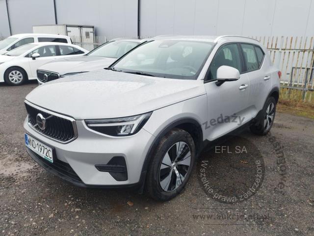 1 - Volvo  XC40  B3 Core aut 2022r. WND1972C Pojazd znajduje się w firmie ARCTOS GROUP sp. z o.o. Al. Krakowska 7, 02-183 Warszawa
