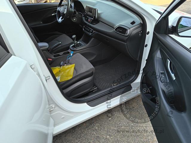 10 - Hyundai i30 1.5 DPI Classic + 2022r. WND6197A UWAGA!! Pojazd znajduje się w lokalizacji: Warszawa, Al. Krakowska 7, 02-183 Warszawa