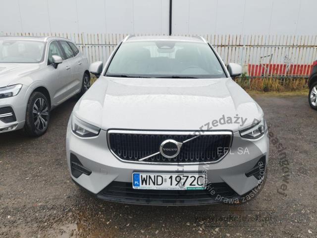 6 - Volvo  XC40  B3 Core aut 2022r. WND1972C Pojazd znajduje się w firmie ARCTOS GROUP sp. z o.o. Al. Krakowska 7, 02-183 Warszawa