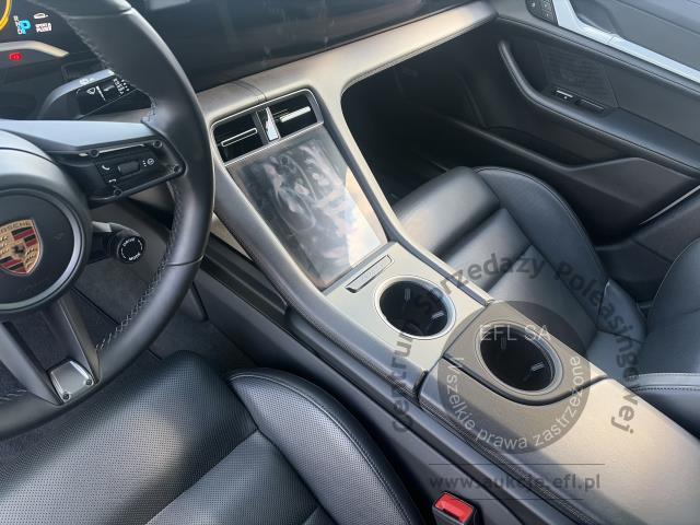 14 - PORSCHE TAYCAN TURBO CROSS TURISMO 2022r.