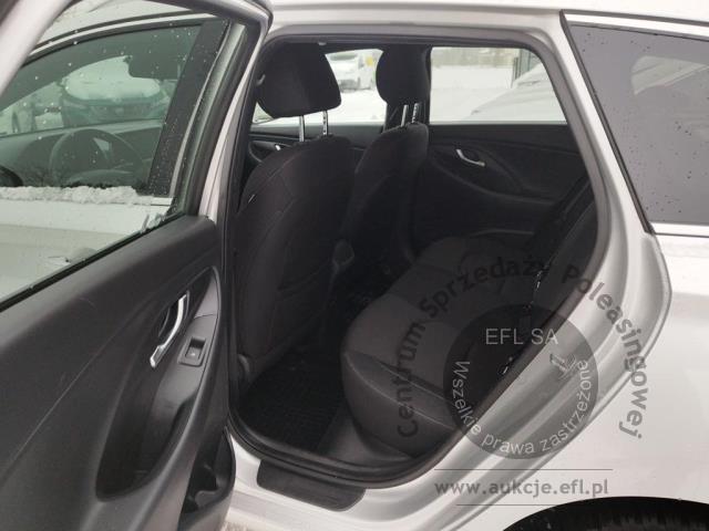 8 - Hyundai i30 1.6 D Comfort DCT Kombi  2019r. WW386SA Pojazd znajduje się w firmie ARCTOS GROUP sp. z o.o. Al. Krakowska 7, 02-183 Warszawa