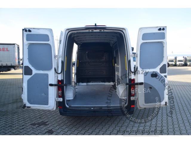 11 - VOLKSWAGEN CRAFTER FURGON 2.0 TDI 140KM 2020r.