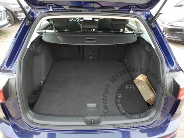 11 - Volkswagen Golf VIII 2.0 TDI Life Kombi 2023r. PY29162 UWAGA!! Pojazd znajduje się w firmie AUTO MOTO CENTRUM sp. z o.o. ul. Ostrowska 328 (przy Trasie Katowickiej) 61-312 Poznań