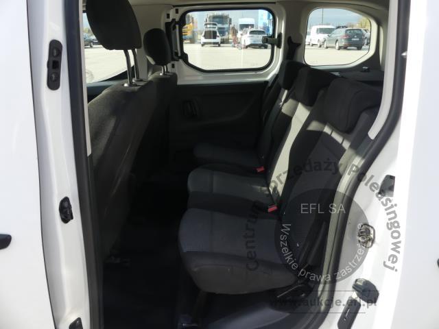 9 - Toyota Proace City Verso 1.5 D-4D 2020r. DW6JY42 Magnice