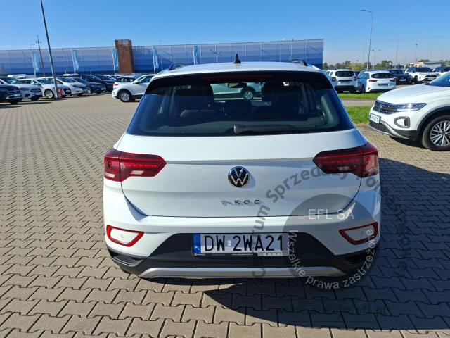 3 - Volkswagen T-ROC 1.5 TSI Life Hatchback 2023r. DW2WA21 Pojazd znajduje się w firmie MDM AUTO sp. z o.o. ul. Zawodników 1, 80-729 Gdańsk