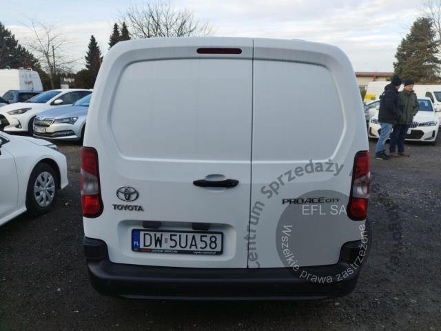 3 - Toyota Proace City 1.5 D-4D Standard  2022r. DW5UA58 Pojazd znajduje się w firmie ARCTOS GROUP sp. z o.o. Al. Krakowska 7, 02-183 Warszawa