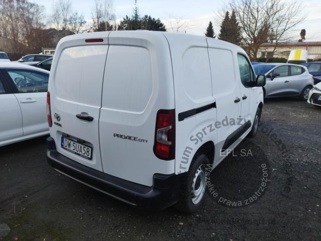 4 - Toyota Proace City 1.5 D-4D Standard  2022r. DW5UA58 Pojazd znajduje się w firmie ARCTOS GROUP sp. z o.o. Al. Krakowska 7, 02-183 Warszawa