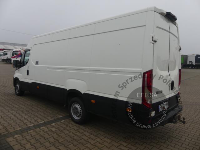 9 - IVECO DAILY 3.0 AUTOMAT 35S17 2015r.