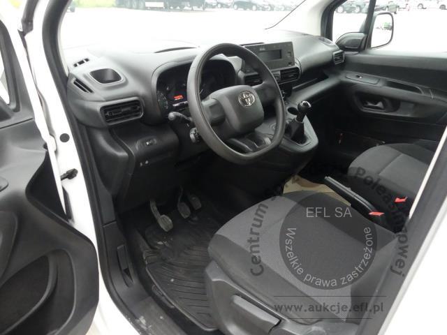 8 - TOYOTA Proace City Verso Long 1.5D-4D 2020r. DW8MF09 Magnice