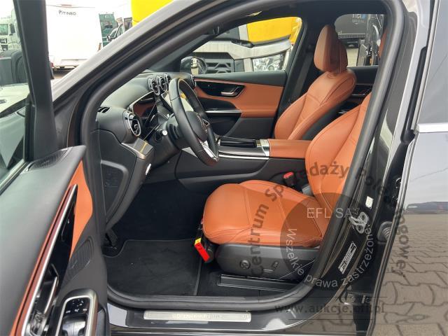 10 - MERCEDES - BENZ GLC 300 de 4-Matic Avantgarde 2024r. DX25578 Magnice