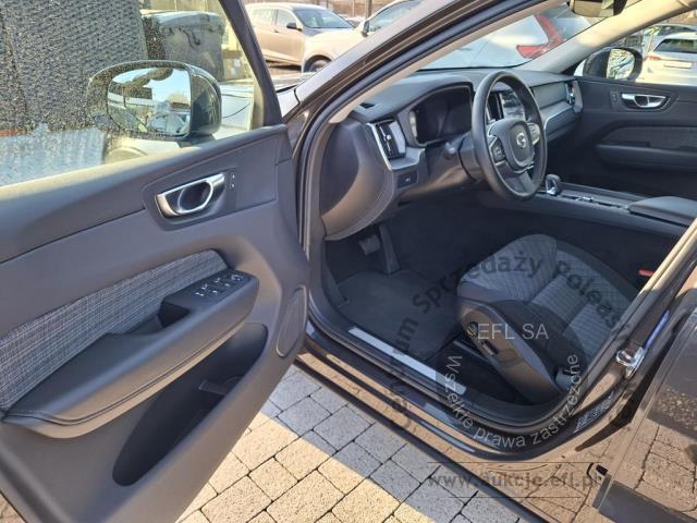 8 - Volvo XC 60 B4 B Core aut Kombi
 2022r. SK285WY Pojazd znajduje się w firmie AACAR sp. z o.o. Kasztanowa 5, 32-400 Jawornik