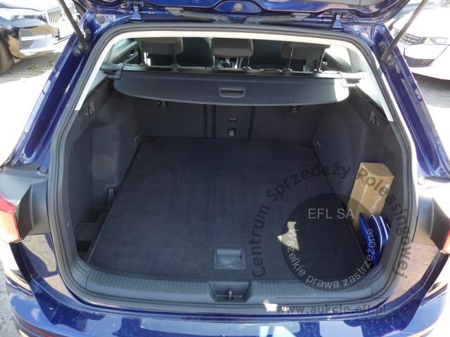 8 - Volkswagen Golf VIII 2.0 TDI Life 2023r. PY31840 AUTO MOTO CENTRUM Sp. z o.o. Poznań 61-312, ul. Ostrowska  328