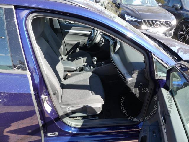 9 - Volkswagen Golf VIII 2.0 TDI Life 2023r. PY31840 AUTO MOTO CENTRUM Sp. z o.o. Poznań 61-312, ul. Ostrowska  328