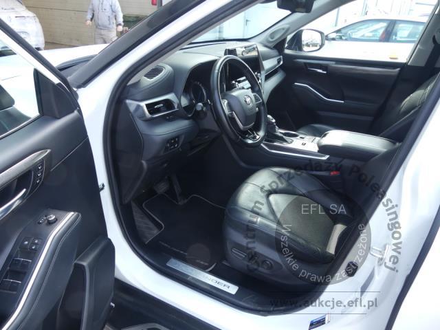 9 - TOYOTA HIGHLANDER 2.5 HYBRID AWD-I 2022r.