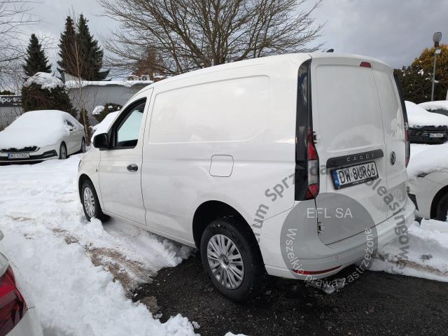 2 - Volkswagen Caddy Cargo 2.0 TDI 2022r. DW8UR66 Pojazd znajduje się w firmie ARCTOS GROUP sp. z o.o. Al. Krakowska 7, 02-183 Warszawa