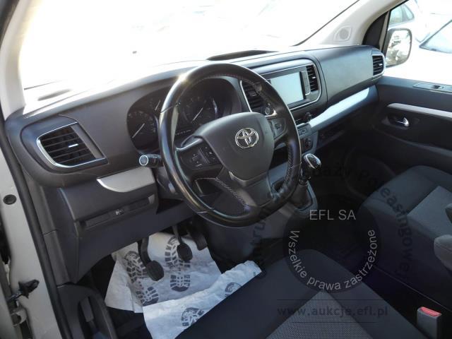 4 - Toyota Proace Verso 2.0 D4-D Long 2022r. PO3XG94 Pojazd znajduje się w firmie AUTO MOTO CENTRUM sp. z o.o. ul. Ostrowska 328 (przy Trasie Katowickiej) 61-312 Poznań