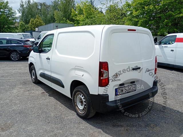 6 - Toyota  Proace City 2022r. DW5UR36 Pojazd znajduje się w firmie ARCTOS GROUP sp. z o.o. Al. Krakowska 7, 02-183 Warszawa