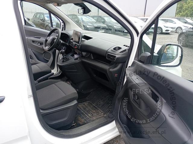 10 - Toyota  Proace City 2022r. DW5UR36 Pojazd znajduje się w firmie ARCTOS GROUP sp. z o.o. Al. Krakowska 7, 02-183 Warszawa