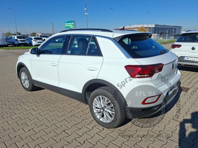 2 - Volkswagen T-ROC 1.5 TSI Life Hatchback 2023r. DW2WA21 Pojazd znajduje się w firmie MDM AUTO sp. z o.o. ul. Zawodników 1, 80-729 Gdańsk