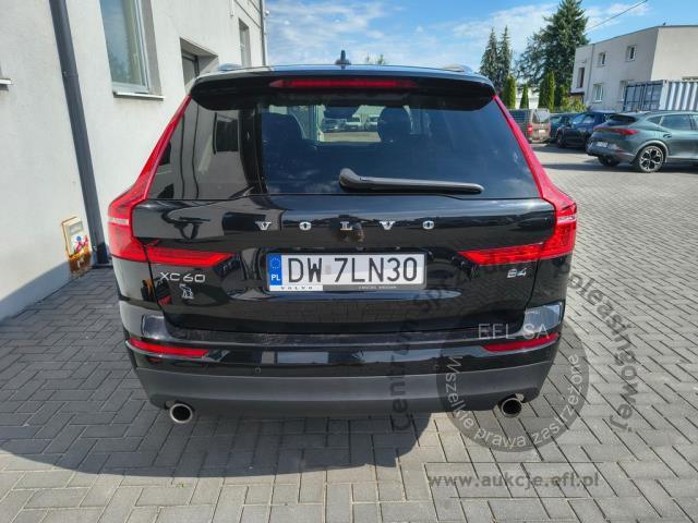 4 - Volvo XC60 B4 B Momentum 2020r. DW7LN30 UWAGA!! Pojazd znajduje się w firmie ARCTOS GROUP sp. z o.o. Al. Krakowska 7, 02-183 Warszawa